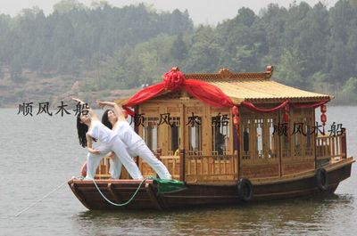 旅游景區(qū)載客船采購(gòu)指南 觀光客船、公園游船與畫舫船價(jià)格與廠家解析